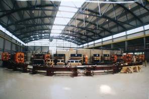 Bild der Anlage in der fertigen Halle. Bild der Anlage in der fertigen Halle.